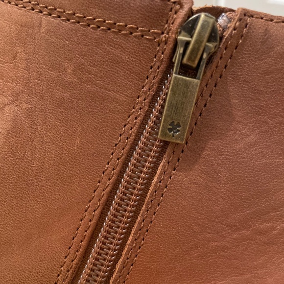Lucky Brand  9M/40 Tan Zip Boots - Picture 5 of 8